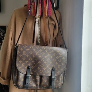 LOUIS VUITTON CHRISTOPHER MESSENGER BAG